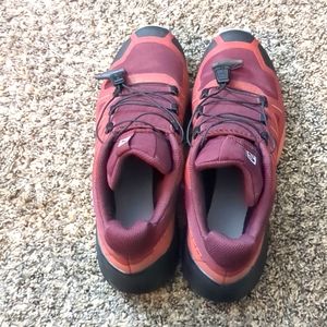 Women's Salomon Speed Cross 5 size 8. Perfect for hiking or trail running